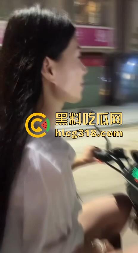 网恋约炮大翻车！房开好了套也买了，结果来个照骗，怎么相差这么大，自己约的炮含泪都要打完！-2