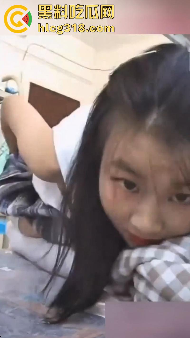 快手直播擦边合集,瞬间的春光乍泄让人大饱眼福,多个主播多次出境,有没有你喜爱的女神?-2