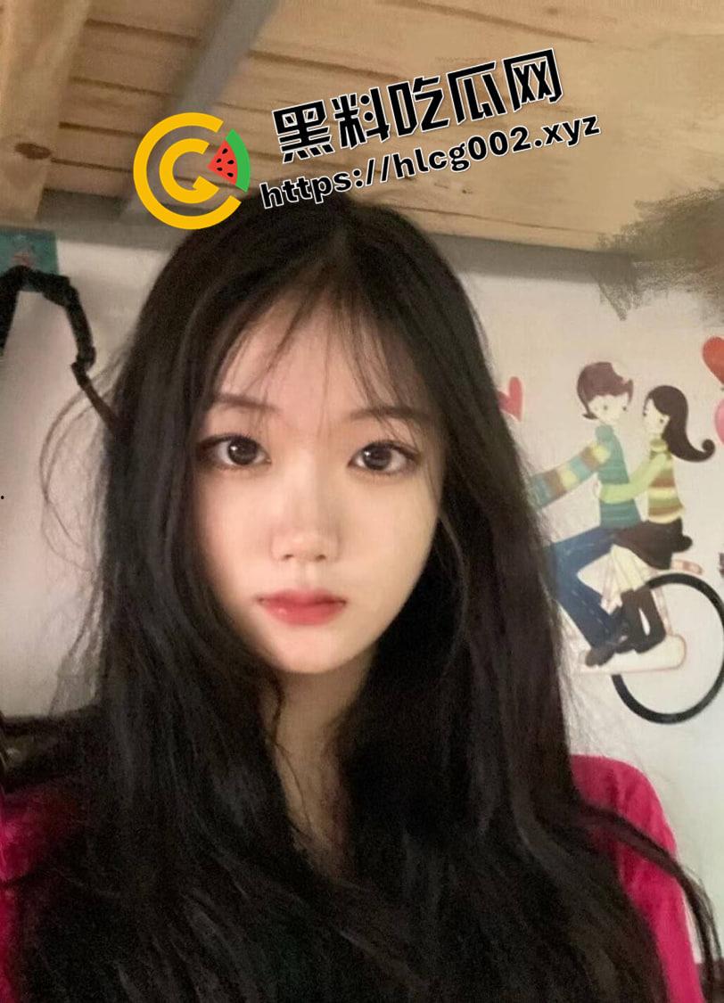 印象足拍付费流出!甜美在校学妹的美脚足交 笑起来哥哥的心都花了 赶快把大屌塞进嘴里-1