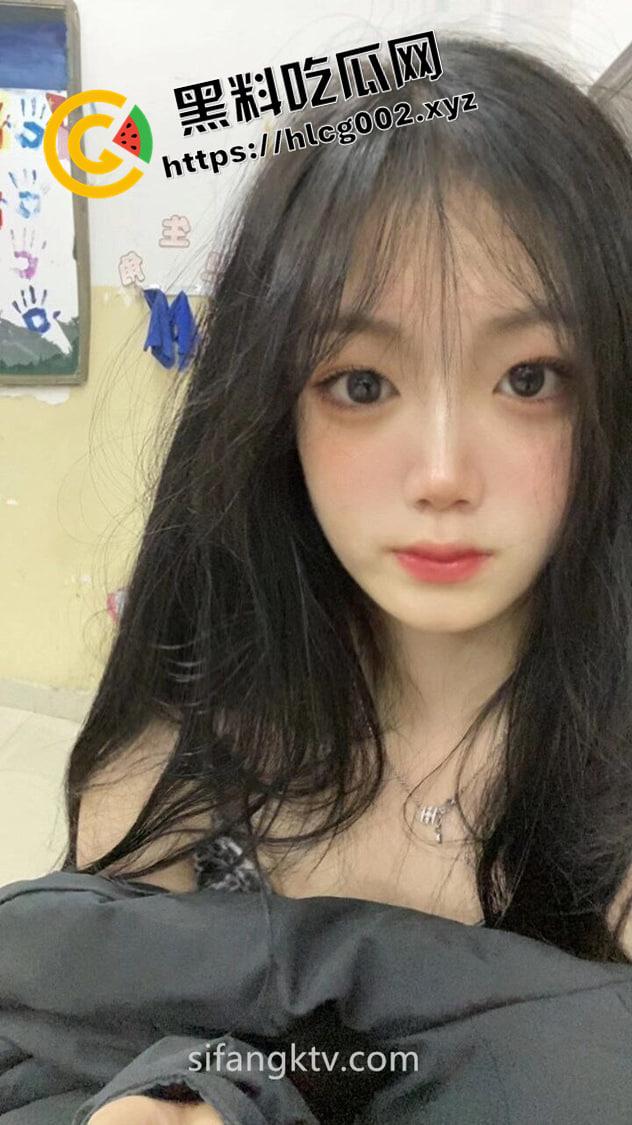 印象足拍付费流出!甜美在校学妹的美脚足交 笑起来哥哥的心都花了 赶快把大屌塞进嘴里-7