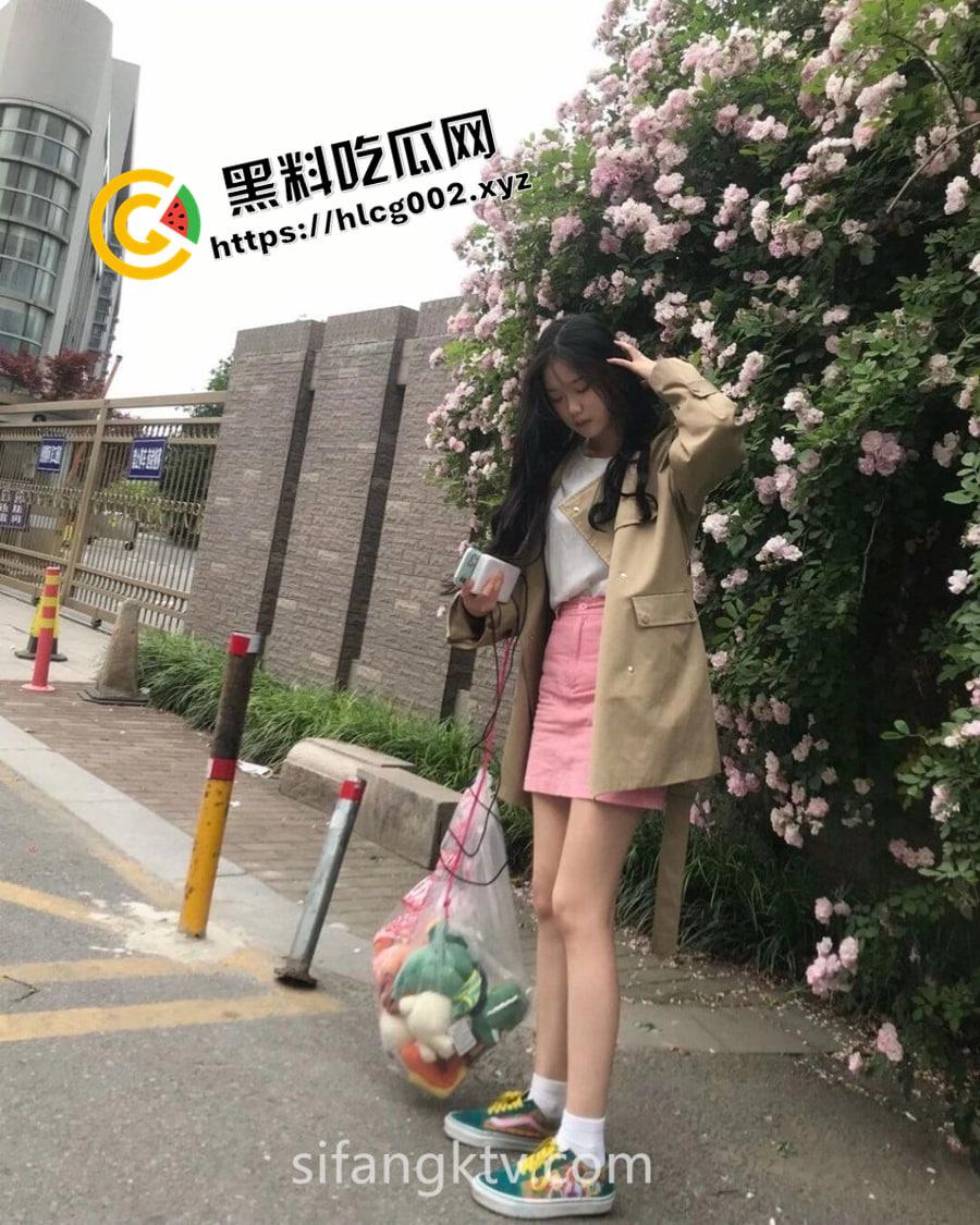 印象足拍付费流出!甜美在校学妹的美脚足交 笑起来哥哥的心都花了 赶快把大屌塞进嘴里-13