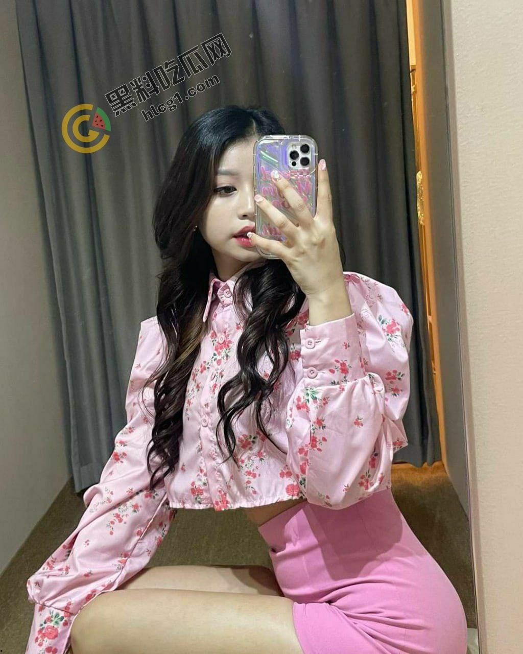 缅甸小甜心不慎流出亲密视频,男友激情戏曝光全网,甜蜜瞬间变成尴尬大片-1