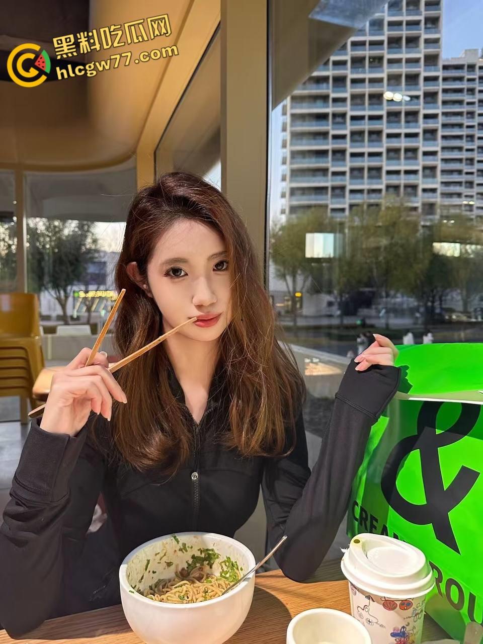 吉林大学舞蹈生【刘雪】修长身材和优雅气质，被男朋友调教成淫荡母狗 ！-6