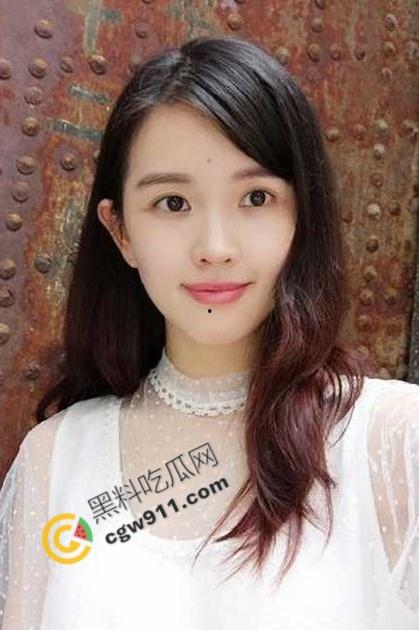 海角大神姐弟乱伦!姐姐收拾房间,弟弟的硬肉棒对着肥美的翘臀疯狂输出,姐姐潮喷不止!-3