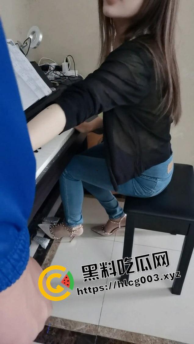 【艾妮哟】音乐老师 勾引学员 钢琴上爆操 开房被调教 雷斯情趣内衣极具反差 流出资源合集-1
