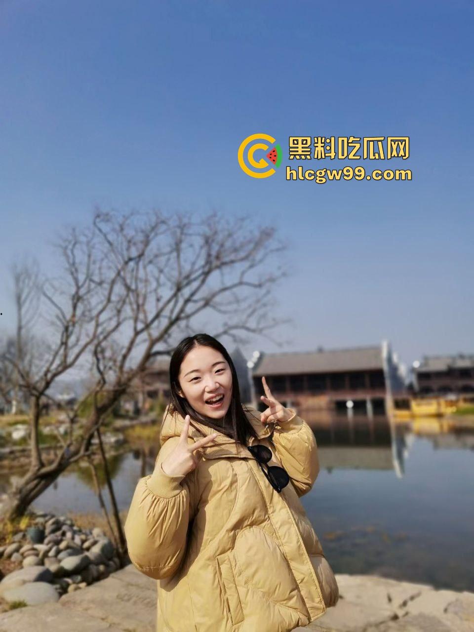 黑龙江科技大学【景若淼】被前男友爆料!眼镜母狗学生妹6年前自慰视频流出,反差骚货已成人妻!-1