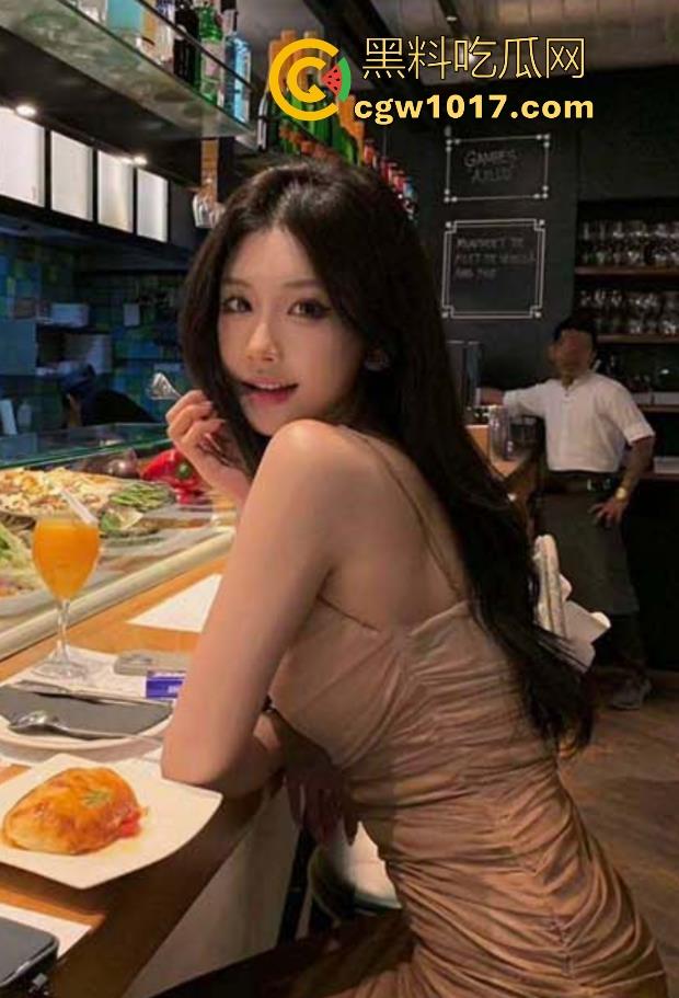 海角乱伦！深夜幽会骚逼表姐，喝醉后无套猛操，对着镜子一边操一边后入，精液狠狠的内射到骚逼里！-2