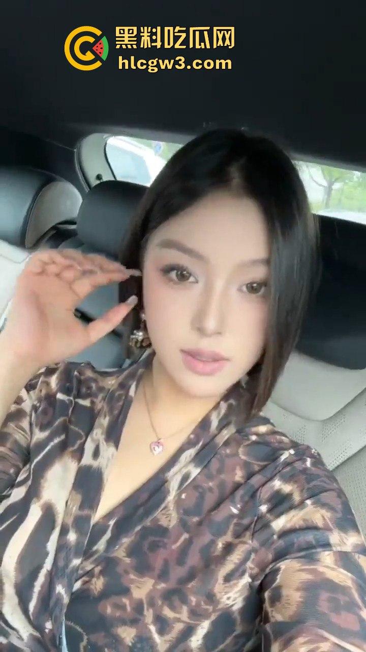 抖音小网红【暴力永恒】不雅视频疯传，短发高冷女神私下口交口爆，狂舔小弟弟引全网热议！-5