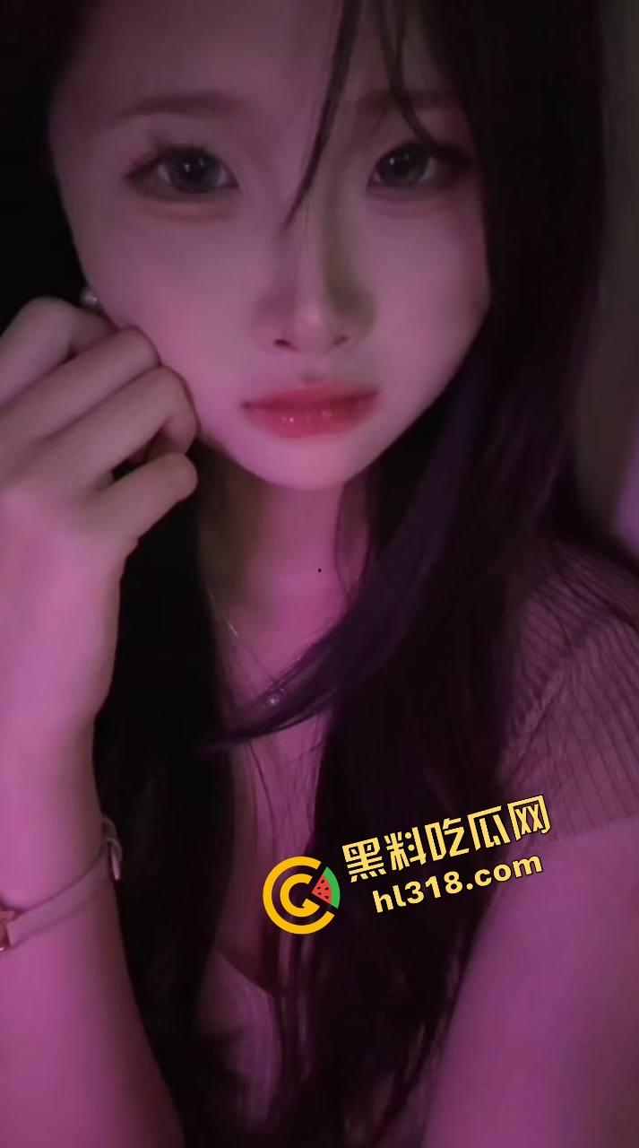 注意音量,史上最吓人的叫床声,是尖叫鸡大战震动棒,女的边操边鬼吼,男的以为打通任督二脉!-1