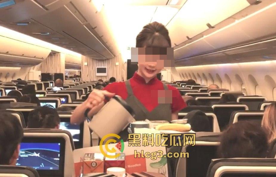 【震撼爆料】华航空姐『Qbee』私拍淫乱群P开房视频流出,火辣表现惊呆万千网友!-5