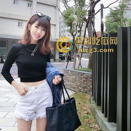 【震撼爆料】华航空姐『Qbee』私拍淫乱群P开房视频流出,火辣表现惊呆万千网友!-10