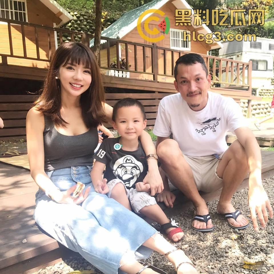 【震撼爆料】华航空姐『Qbee』私拍淫乱群P开房视频流出,火辣表现惊呆万千网友!-13