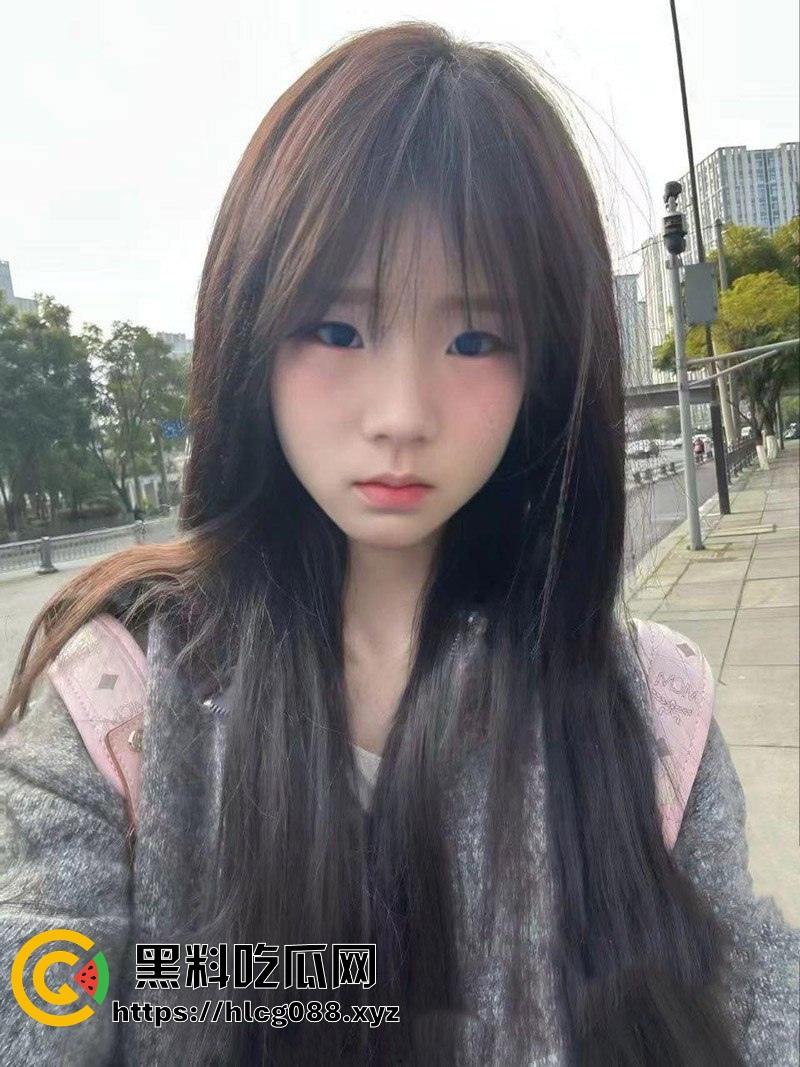 漫展捡漏极品洛丽塔嫩逼白虎妹曝光，粉穴嫩得能拧水，大哥操完显摆全网，舔狗直接气炸！-1