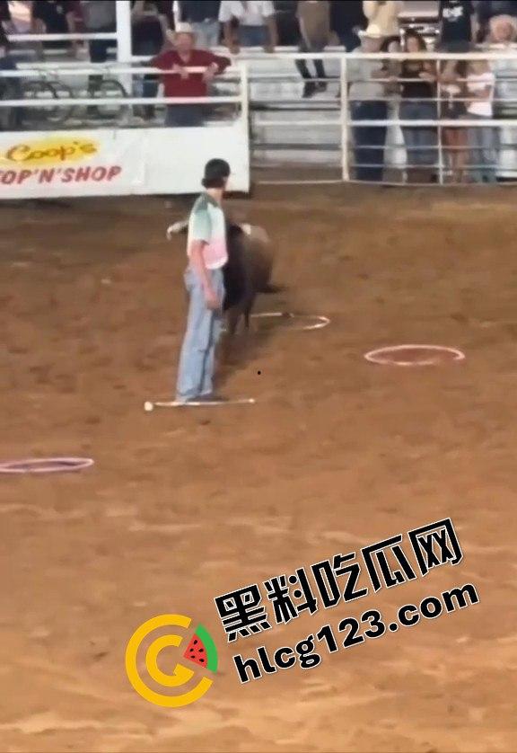 勇敢者的游戏：留在圈里拿10万美元？被牛撞一下骨折赚70万，这笔买卖真划算！-2