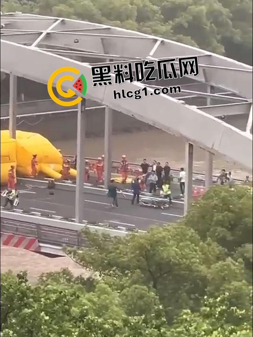 宁波女子轻生现场 老公沉迷女主播准备离婚 怀孕四个月寻死 现场视频 流出 有救生垫也摔不轻-4