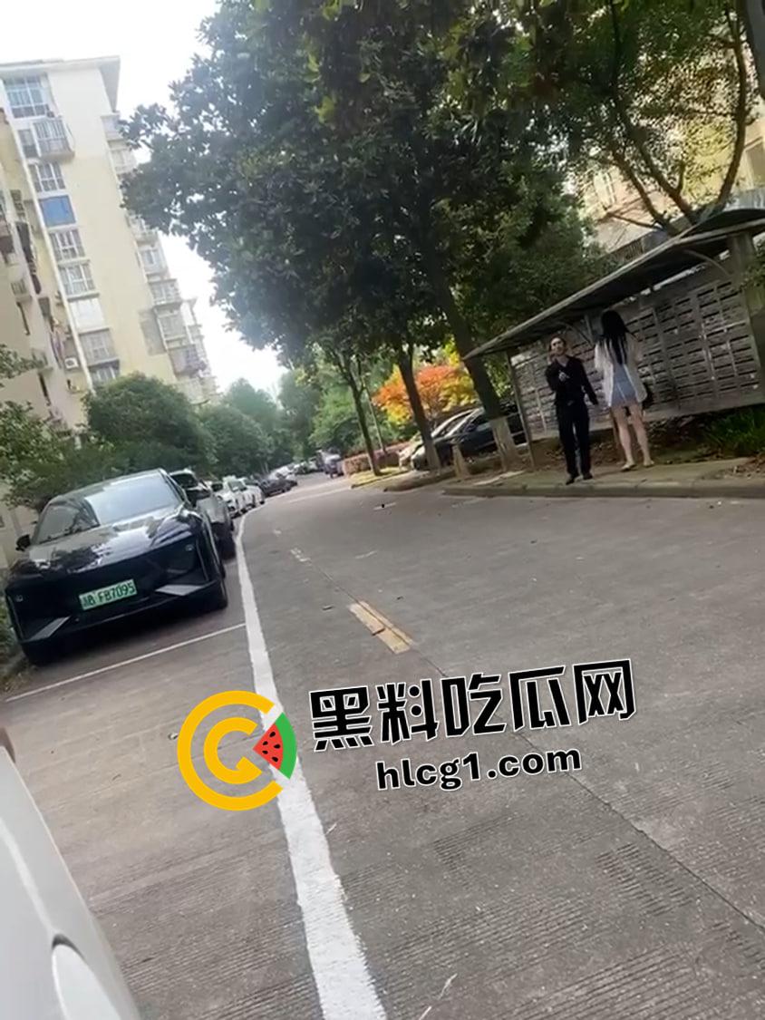 宁波女子轻生现场 老公沉迷女主播准备离婚 怀孕四个月寻死 现场视频 流出 有救生垫也摔不轻-7