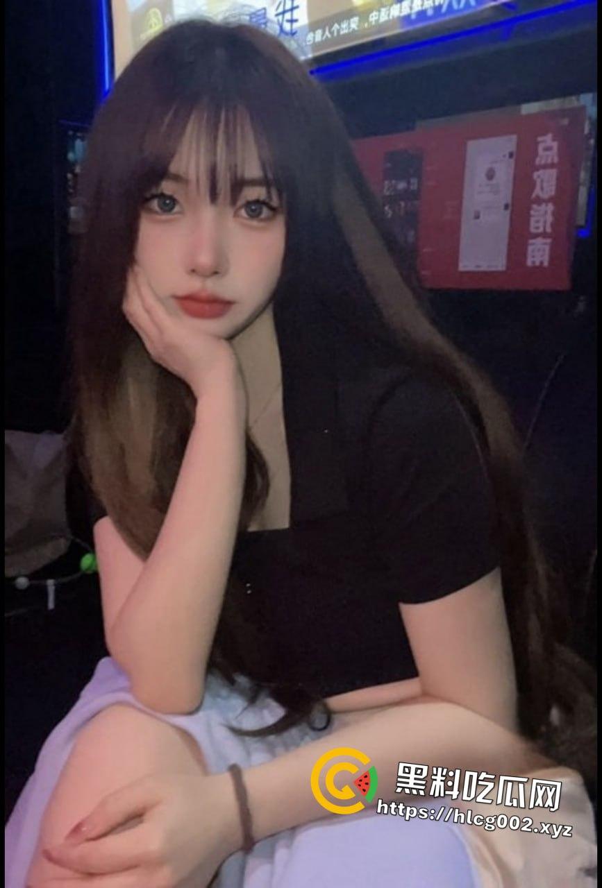 上海魅KTV极品颜值精神小妹与男友疯狂骑乘野战!白嫩的翘臀前后左右上下骑乘超带感!11-2