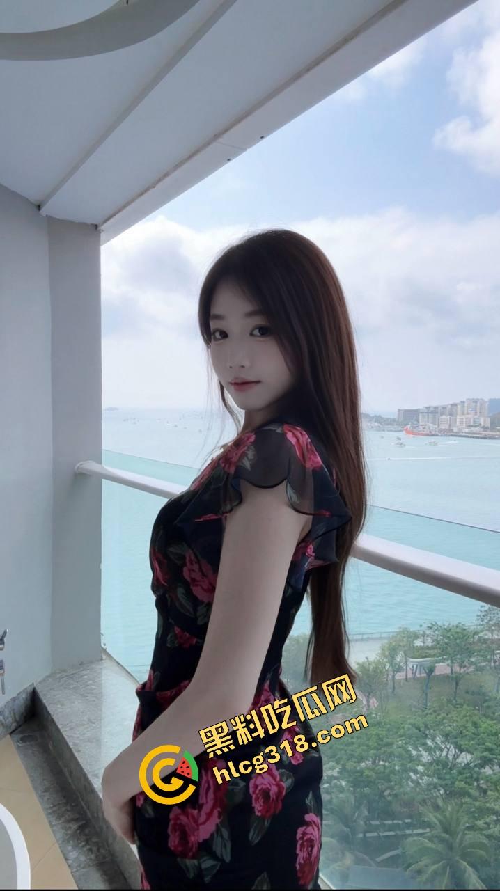 南京MIU酒吧5000块可带走的骚鸡曝光，黑丝镂空奶子贴你脸上，出台再换红丝加攻速，这就叫专业！-9