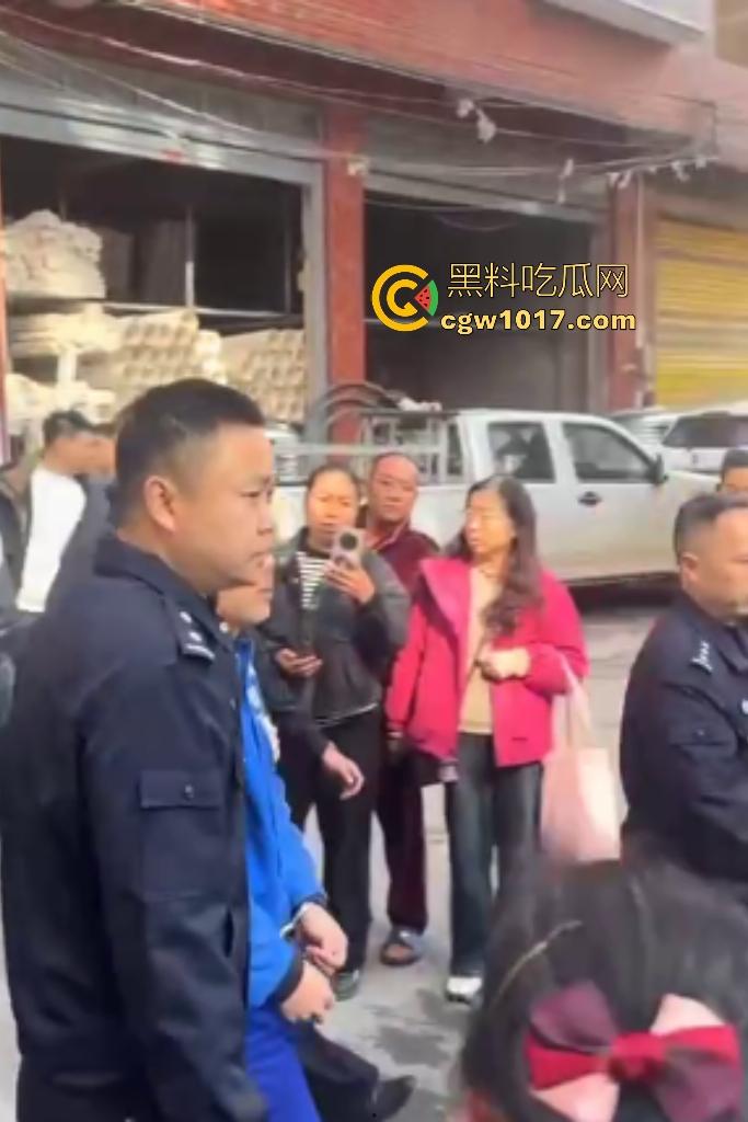 11月25日贵州习水温水偷盗140万现金的落网嫌犯指认现场,现金全数追回警方通报成功破案,不知能否还给需要的人?-6