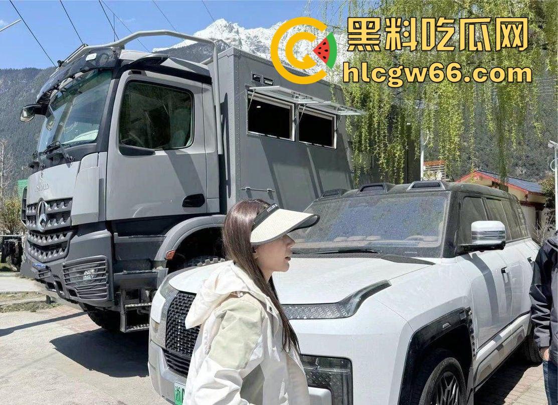 四川幼师【林慧慧】大西北旅游打炮被偷拍 渣男分手泄密曝光极品前女友 内容炸裂！-4