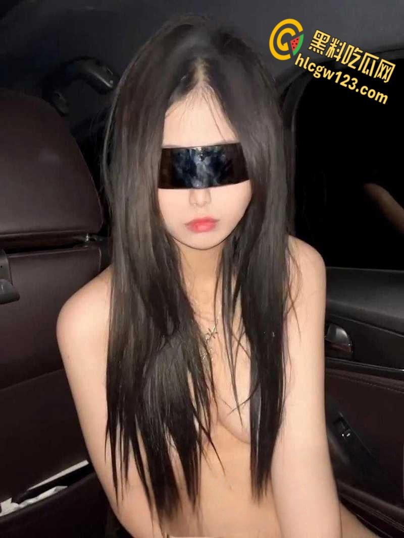 长发美艳母狗车震,不配合两个巴掌教她做母狗,户外无套车震全程高能 !-1