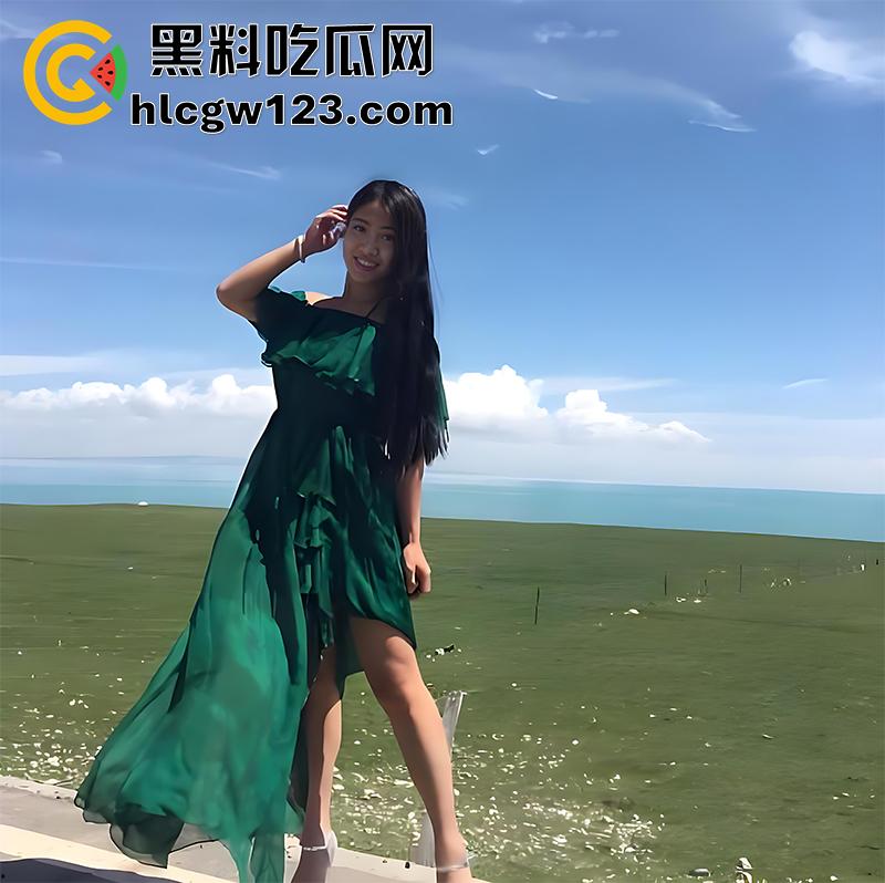 顶级绿帽大神YQK,带老婆和群友吃饭,包房里轮流爆操,肥臀骚妻为了被操,竟穿着开裆丝袜!-1