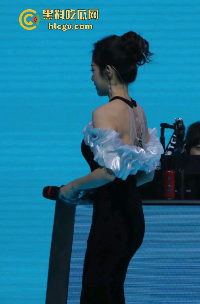 英雄联盟官方主持人【余霜】思想开放其本人是特别骚的反差婊 口交视频流出速看!-2