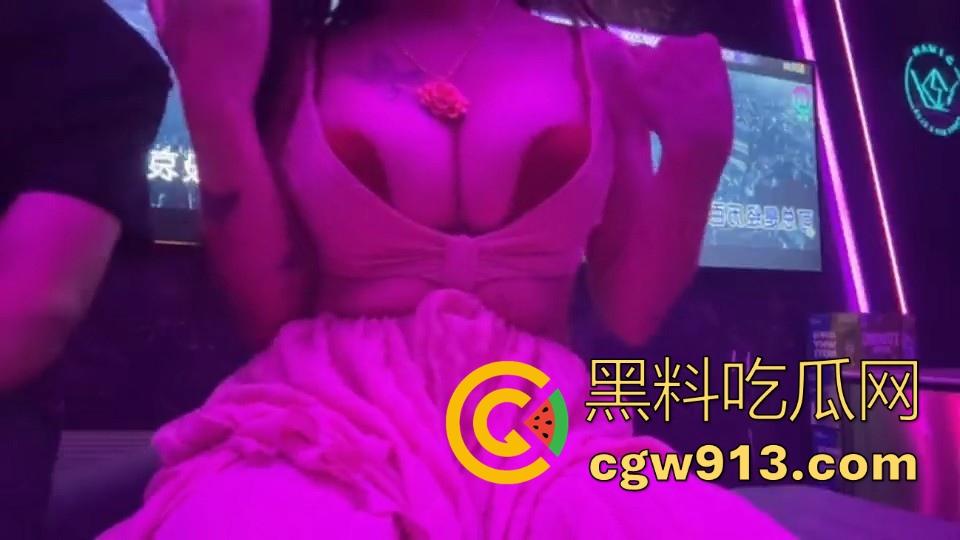 纸醉金迷的夜生活难怪这么上瘾,有钱人玩得就是开放,平时得不到的极品女神,在这只是泄欲工具!-6