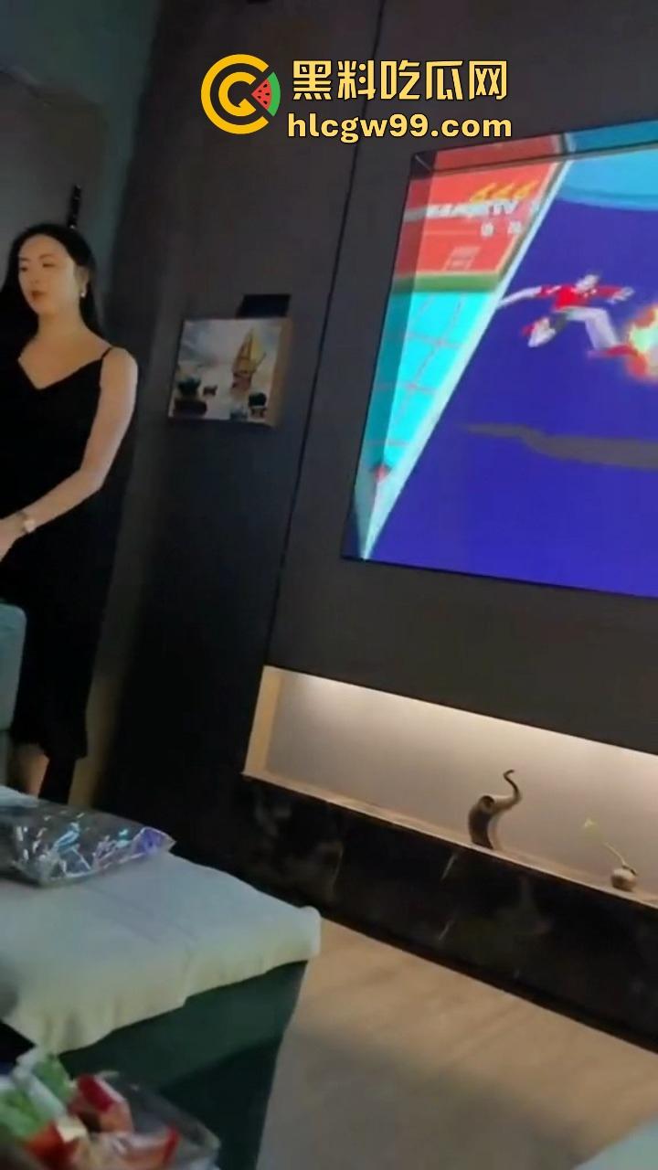 出来玩图个开心,进了按摩店就别当牲口见穴就冲,挑挑拣拣点个高端货,不然你后悔的不是做过什么,是没做对!-2