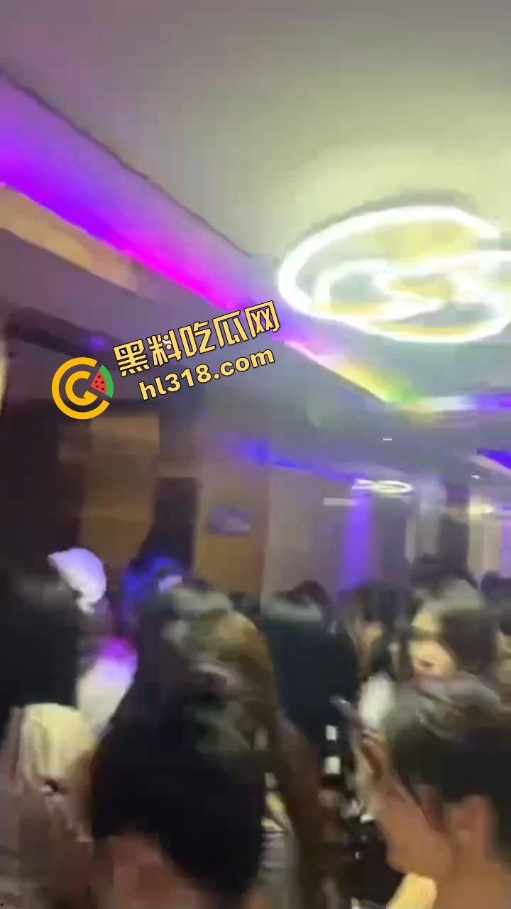 魔都永利party k凌晨免费喝酒,300妹子随便选600块一小时,上海男人的快乐太简单了!-3