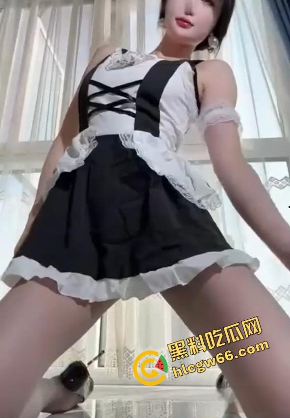 抖音67万人气御姐【小久红】乳液浇臀骚穴特写连播,情趣职业装轮番上,操控力强到爆!-5