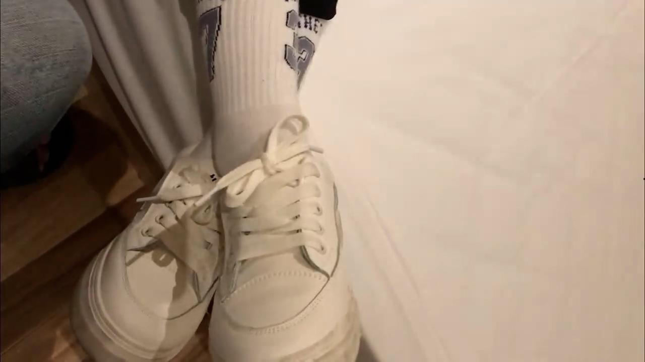 迷奸防疫护士小姐姐 昏睡如死猪被无限玩弄-3