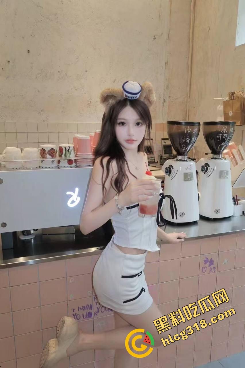 西安培华学院『赵露媛』火车上撕烂牛仔裤被爆操,女大坐车出游直接坐上男友鸡巴,全程自拍记录高潮表情!-5