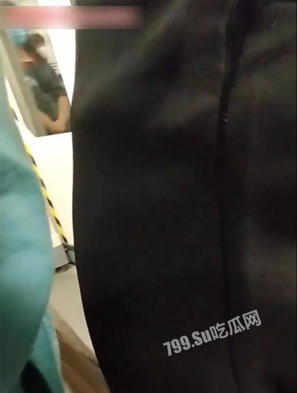 户外顶臀 强制顶射摸臀 当着男友的面 顶射气质美女!-8