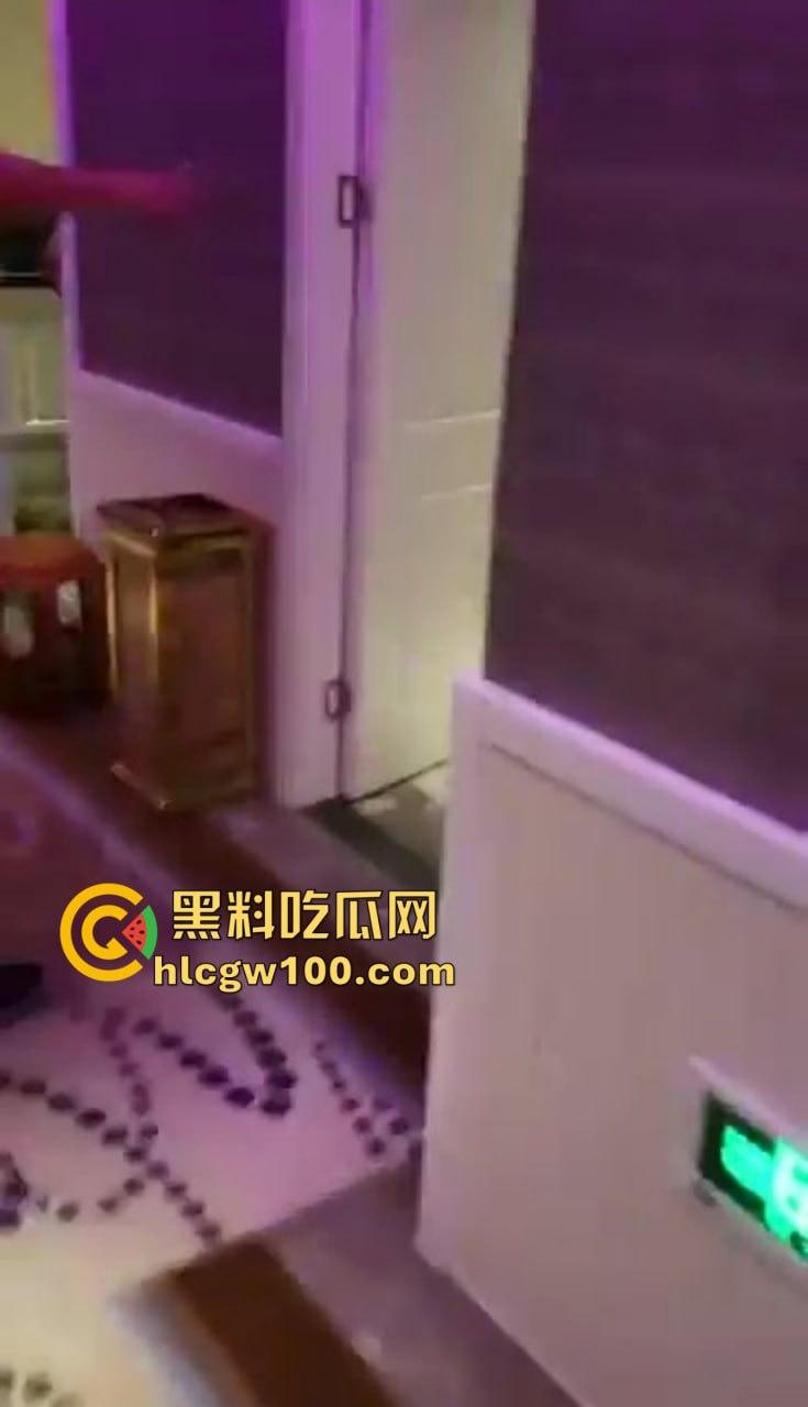 年底了群友嫖娼落网,狗又出来抓业绩,嫖个娼都成天条,这年头连你情我愿都得出事,兄弟们真是要小心了!-1