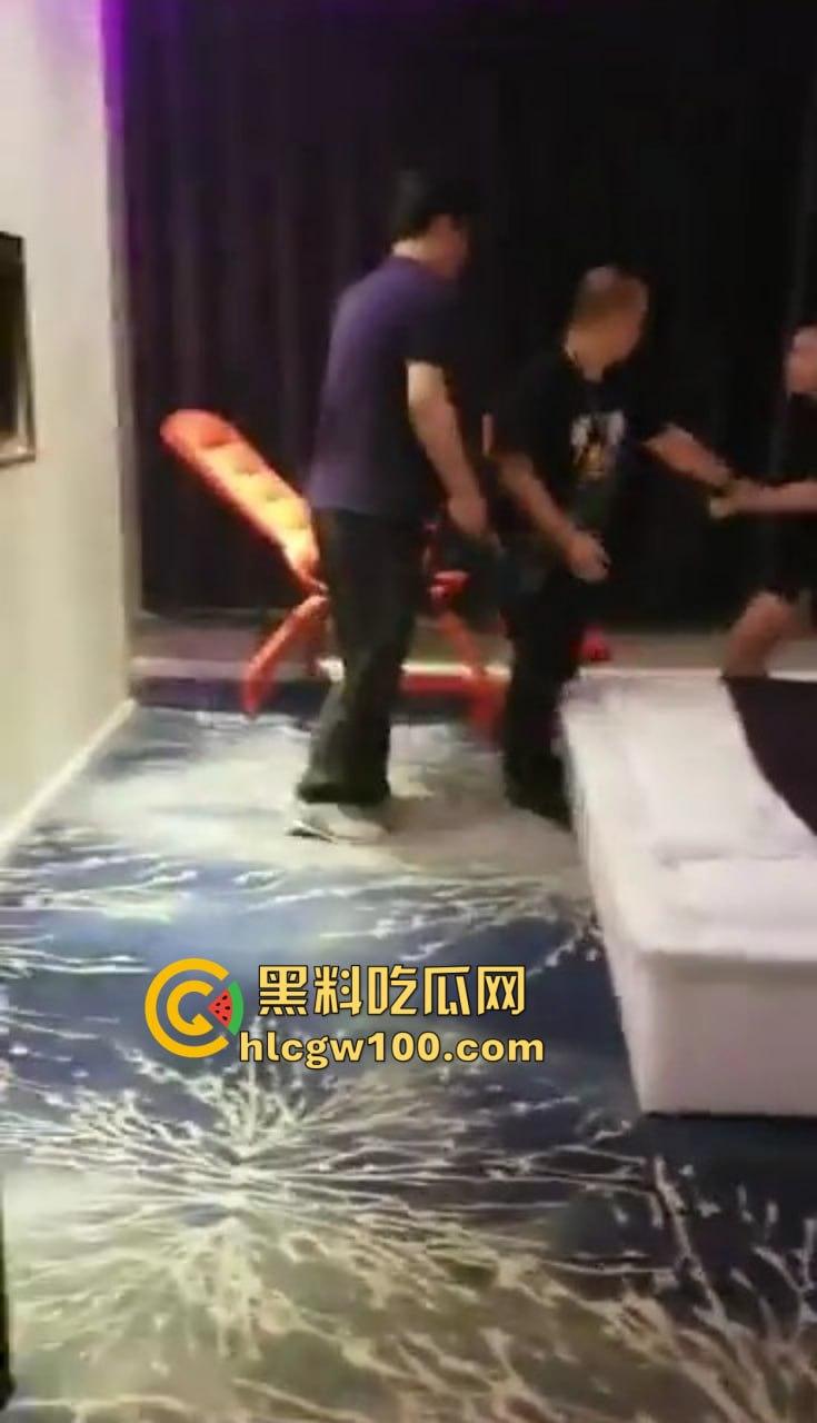 年底了群友嫖娼落网,狗又出来抓业绩,嫖个娼都成天条,这年头连你情我愿都得出事,兄弟们真是要小心了!-7