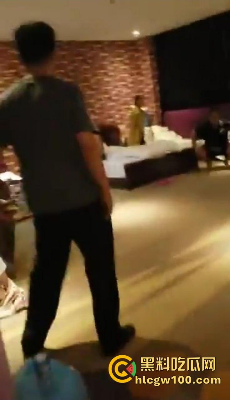 年底了群友嫖娼落网,狗又出来抓业绩,嫖个娼都成天条,这年头连你情我愿都得出事,兄弟们真是要小心了!-12