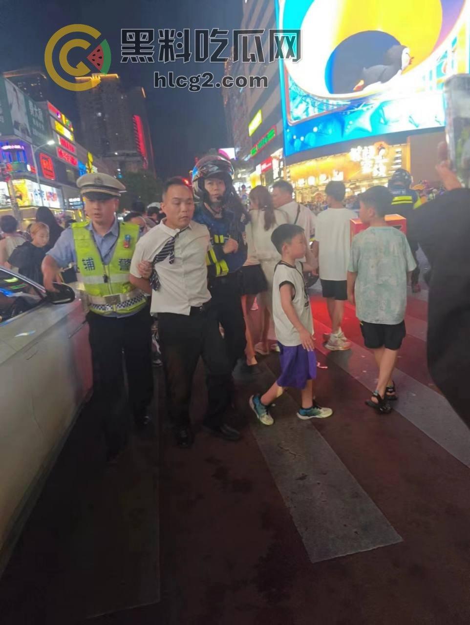 长沙五一广场惨剧真相大揭秘,网约车司机清理后座失控撞伤8人——酒驾毒驾排除,网约车司机到底干了什么-7