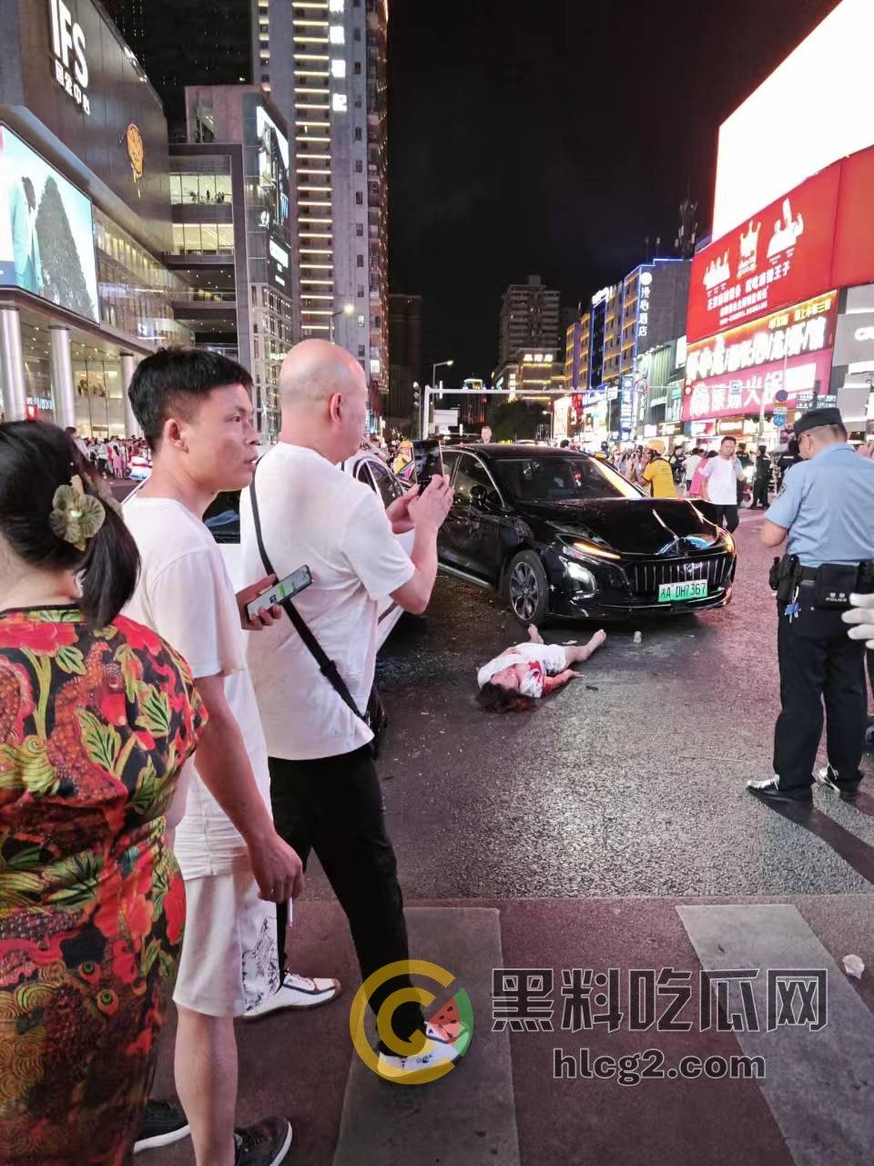 长沙五一广场惨剧真相大揭秘,网约车司机清理后座失控撞伤8人——酒驾毒驾排除,网约车司机到底干了什么-10