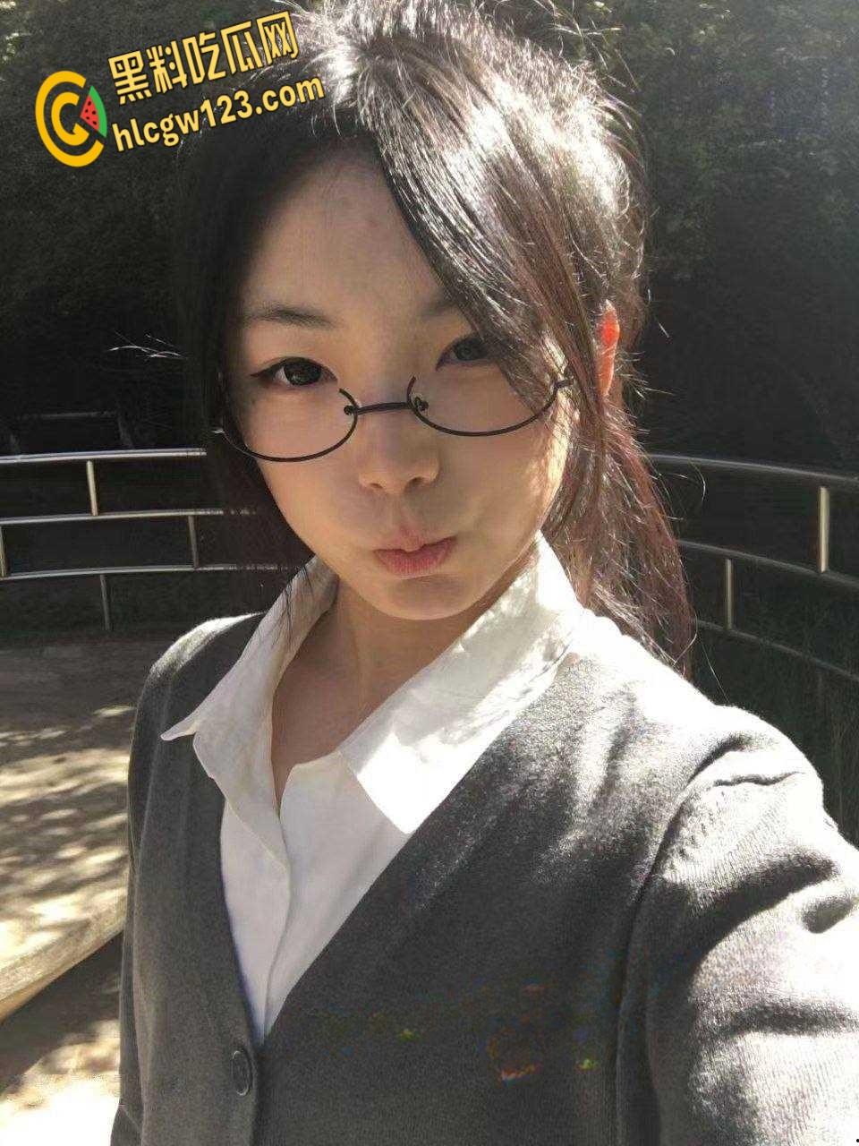 沧州师范学院【吕嘉慧】,超嫩JK刚上大一被金主爸爸3w包养,直接给干哭了!-2