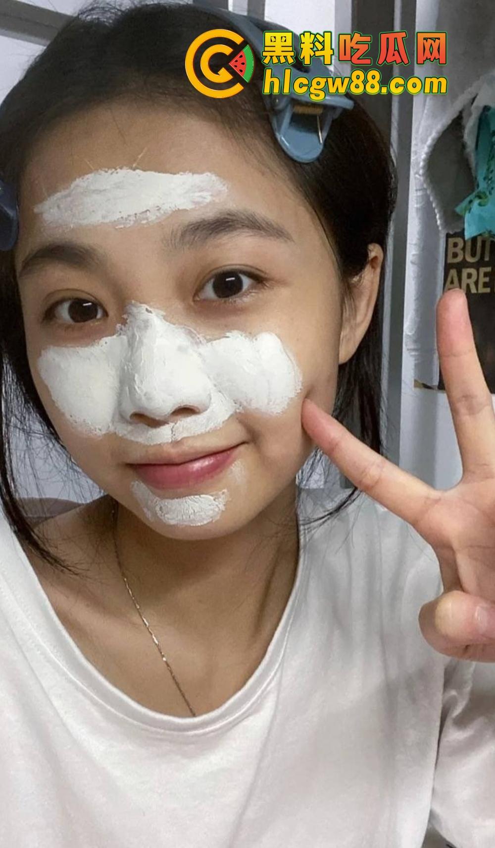 深圳卫校高颜值护士『蓝珊珊』兼职外围流出,美乳大屁股成炮架子,被金主后入爽成小马达!-7