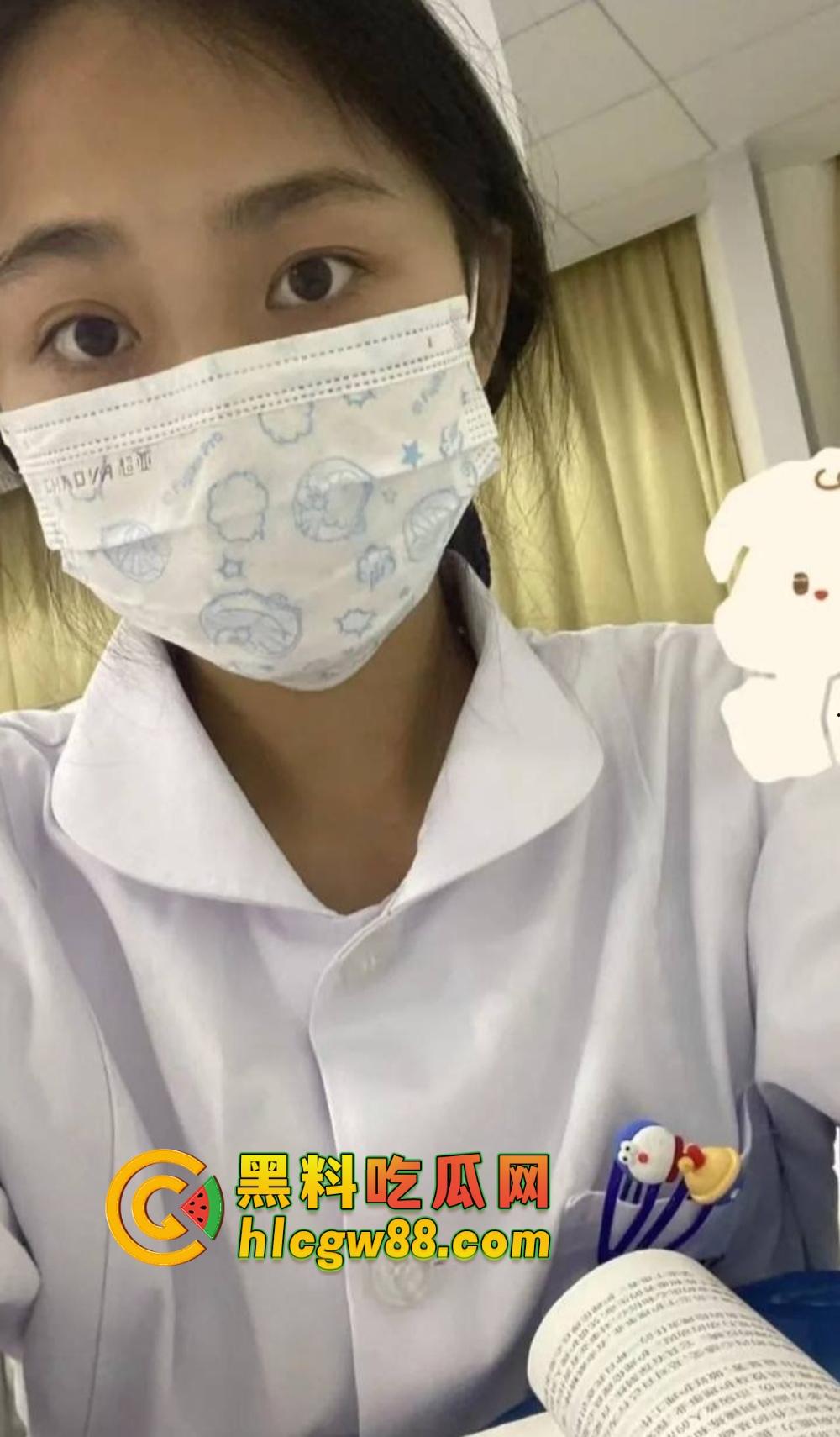 深圳卫校高颜值护士『蓝珊珊』兼职外围流出,美乳大屁股成炮架子,被金主后入爽成小马达!-12