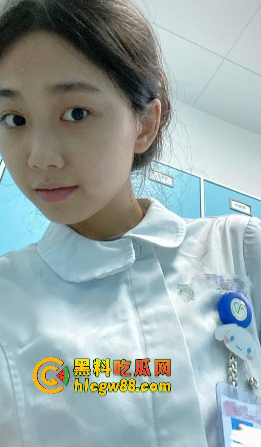 深圳卫校高颜值护士『蓝珊珊』兼职外围流出,美乳大屁股成炮架子,被金主后入爽成小马达!-14