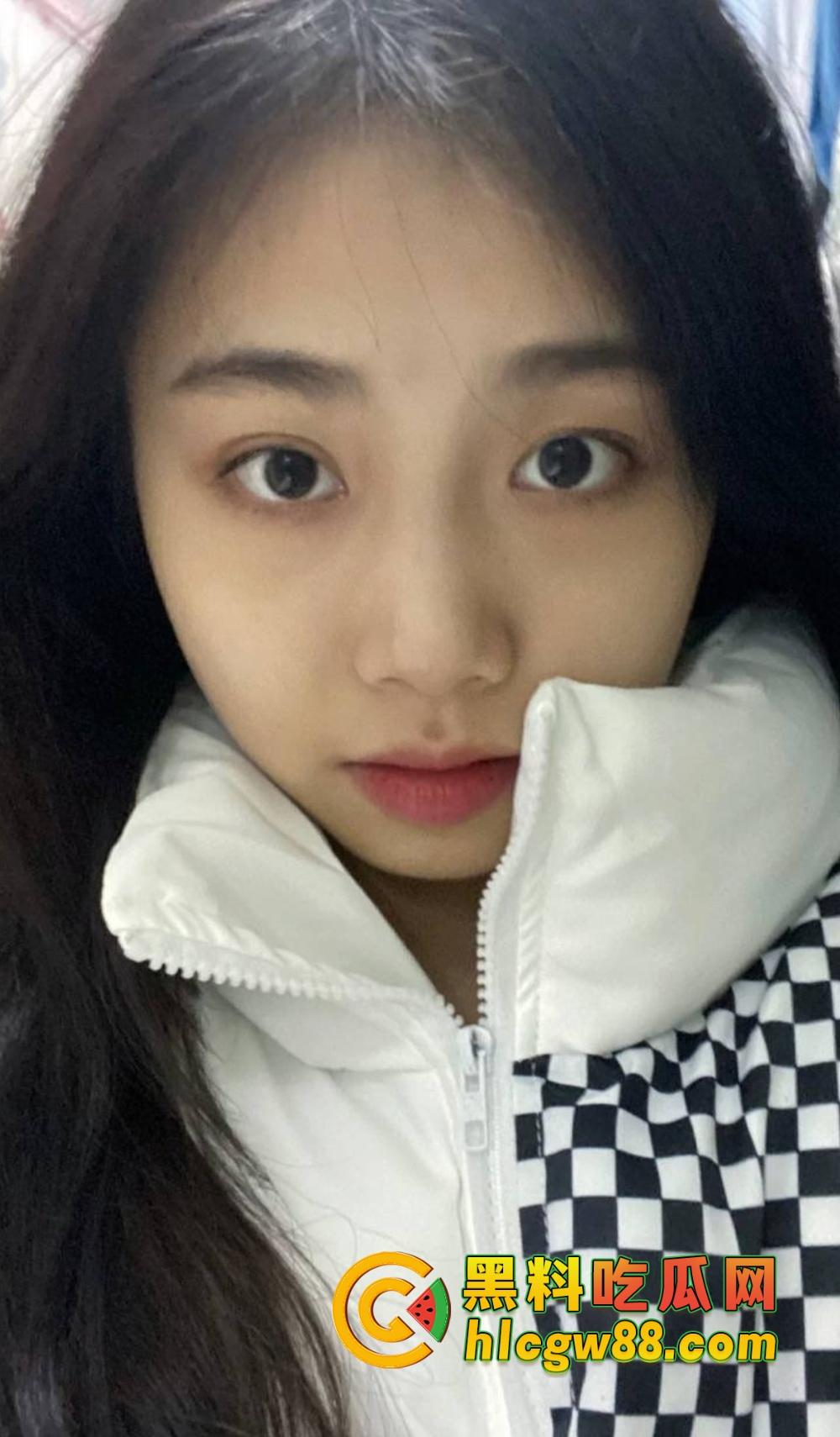 深圳卫校高颜值护士『蓝珊珊』兼职外围流出,美乳大屁股成炮架子,被金主后入爽成小马达!-17