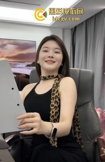 独家爆料!全网找的粉色劳斯莱斯车主现身!潮汕富婆朱根草,撞大货车全责判司机,赔偿费恐破百万!-16