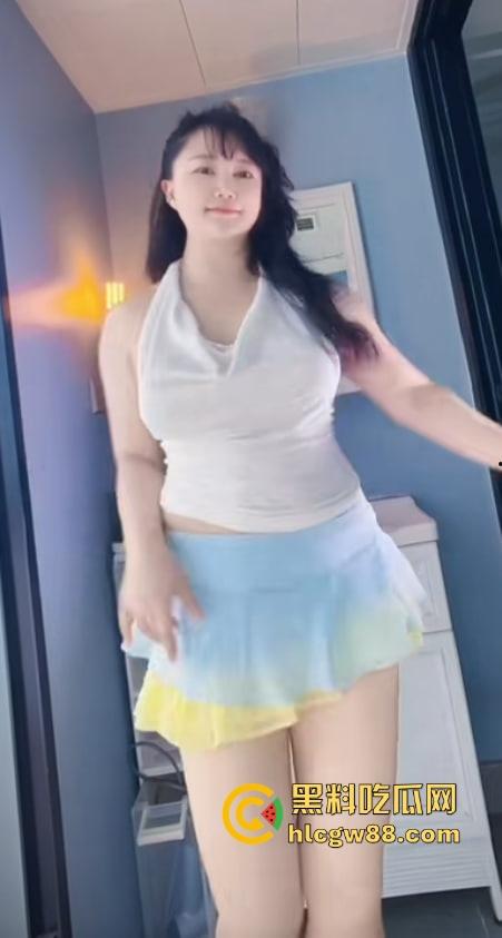 湖北抖音【猫咪老师】熟妇主播化身性感小野猫，一个私人飞机就开腾讯会议室湿欲私播，没声也够骚！-10