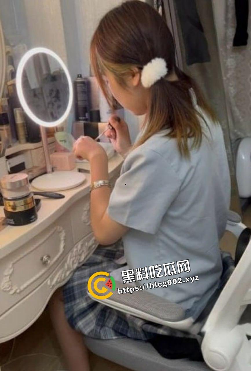 顶级约炮大神江南第一深情猎艳!无套内射04年JK机车萌妹 娇喘诱人!-5