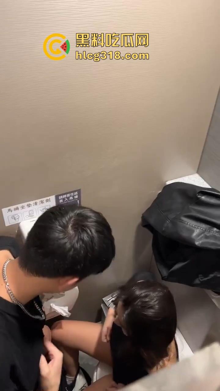 高颜值极品美女厕所偷情,高挑模特身材,男友鸡巴还没多硬呢就迫不及待想要,真是骚气十足!-3