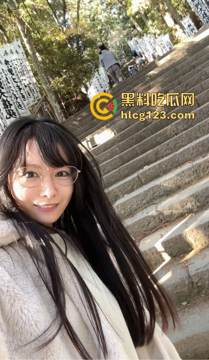 极品日本妹子白天看熊猫,晚上寂寞拿19CM狼牙棒狂放松!塞进小穴痛苦面具都出来了!-9