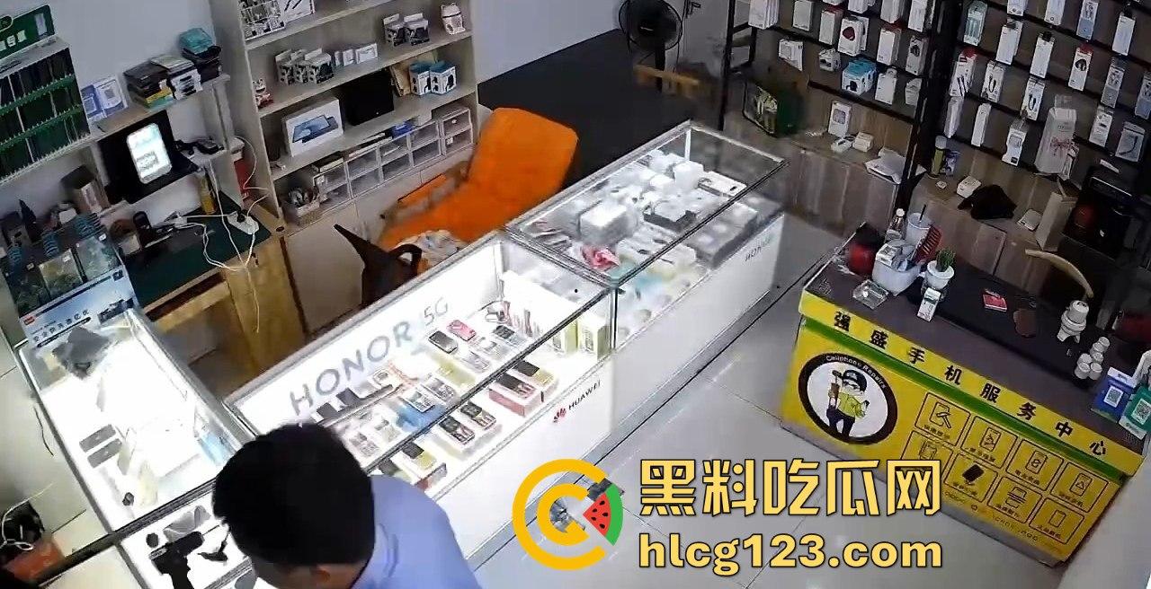 东阳三小伙暴力砸门偷手机,骑共享单车逃跑,结果第二天喜提14天免费饭!-4